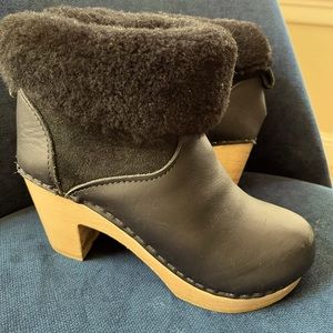 No.6 shearling lined clogs
